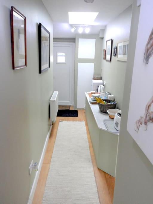 Stunning Annexe 1 Luxury Bedroom, Eating Area & Bathroom Only! Truro Exterior foto
